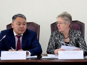 Как Гордума Якутска подставила и опозорила Айсена Николаева