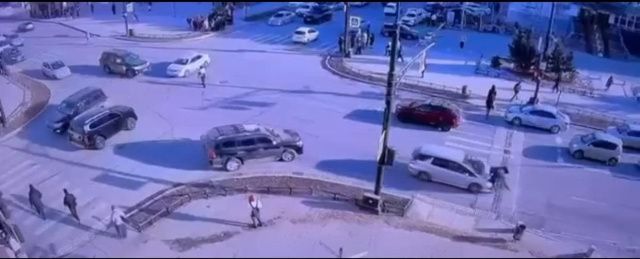 В Якутске ищут водителя, наехавшего на женщину на пешеходном переходе