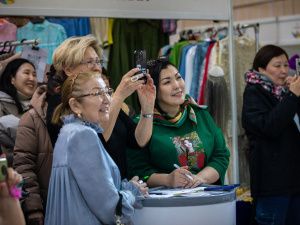 В Якутске провели выставку-ярмарку к национальному празднику Ысыах