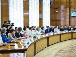 В День учителя Глава Якутии наградил выдающихся педагогов и наставников республики