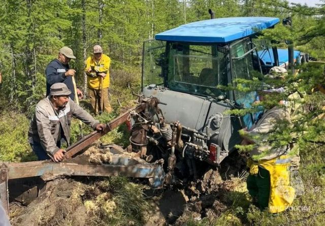МЧС: Для защиты села Эйик от лесного пожара приняты все необходимые меры
