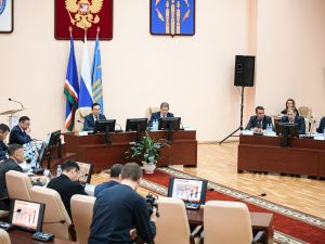 Угледобывающие предприятия отчитались перед главой Якутии