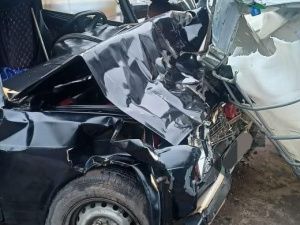 В Якутии с едущего большегруза выпали емкости и стали причиной жесткого ДТП с пострадавшими