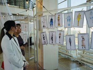 Дом дружбы народов провел смотр-конкурс молодых дизайнеров «Суһум»
