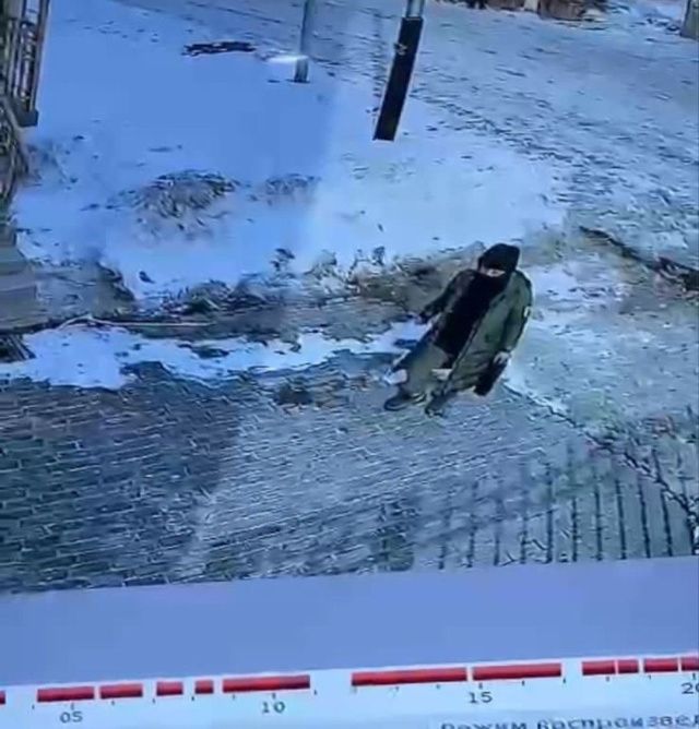 В Якутске 30-летний мужчина украл у мальчика рюкзак и сотовый телефон