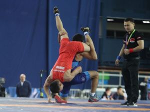 Восемь якутских борцов вышли в финал всероссийского турнира памяти Александра Крылова