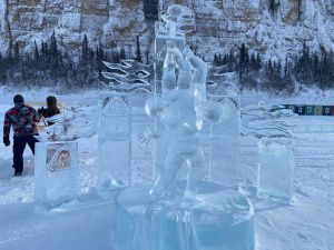 Подножие Ленских столбов украсили ледовые скульптуры, посвященные играм «Дети Азии»