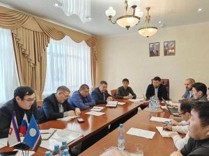 Евгений Григорьев провел совещание по вопросам создания в Якутске Центра якутской лошади