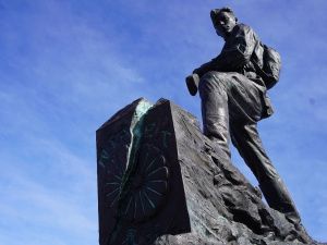 В Хабаровске участники «Поезда дружбы» возложили цветы к мемориалу «Победа на Востоке»