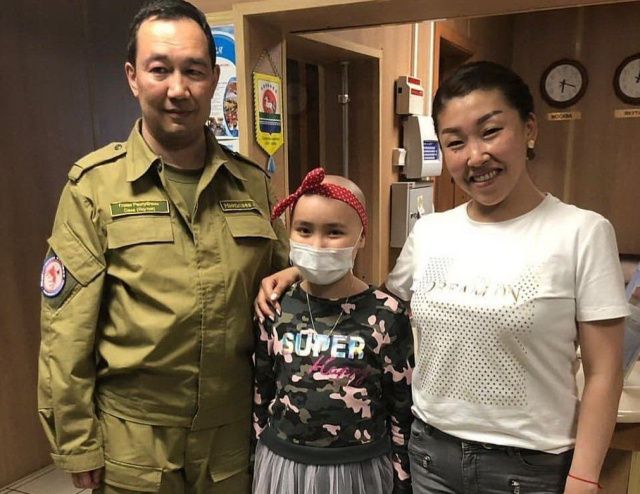 Глава Якутии поздравил юную Карину Колесову с выздоровлением! Девочка-подросток победила рак