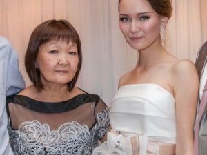 Яна-Мария Ирназарова: "Маме намного лучше, но она еще не может самостоятельно дышать"