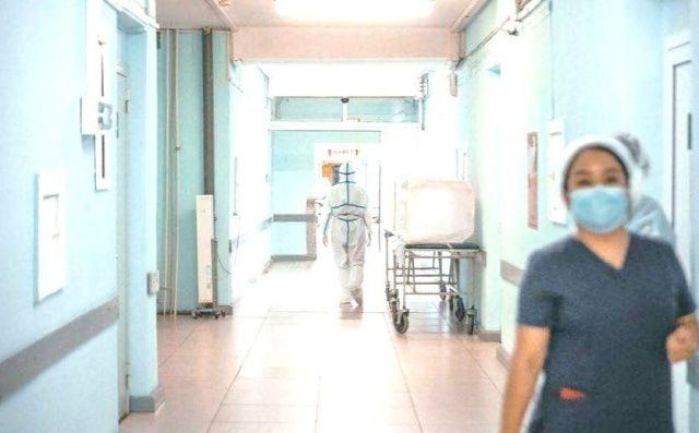 129 человек обратились в больницы Якутии из-за дыма и смога. Четверо из них госпитализированы