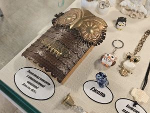 В SMART-библиотеке Якутска открылась выставка, посвященная совам и филинам