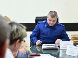 В Нерюнгри после вмешательства прокурора родителям вернули деньги за незаконные платные занятия в спортшколе