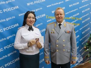 В День спасателя наградили сотрудников МЧС России по Якутии