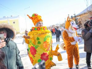 Глава Якутии посетил праздник «Широкая Масленица»