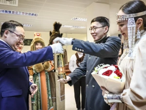 В Якутск прибыл огонь Всероссийского семейного очага