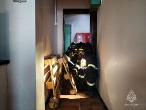 О чём якутяне пишут в МЧС: пожары в подъездах, поиск пропавших и забитые эвакуационные выходы