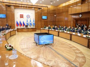 Айсен Николаев вручил государственные награды работникам лесной охраны Якутии