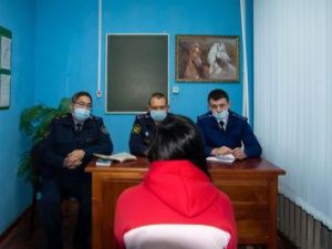 Заместитель начальника УФСИН совместно с представителем прокуратуры Ленского района посетили исправительный центр 