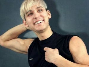 «Корона тяжела и мешает», — бывший продюсер Леона прокомментировала скандальное заявление певца