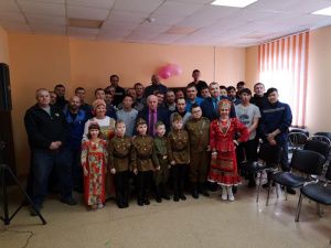 Праздничное настроение мужчины АК «Железные дороги Якутии»  унесли домой