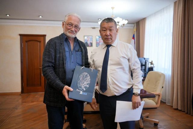 Дмитрий Садовников и Алексей Зуев обсудили выпуск нового фотоальбома о Якутске