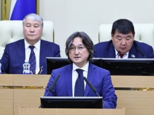 Скандальный зампред правительства отмечает День рождения
