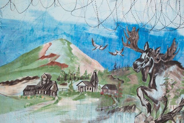 В колонии Мохсоголлоха осужденный нарисовал мурал «Северные мотивы»