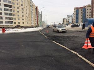 В Якутске идут завершающие работы по асфальтированию дорог