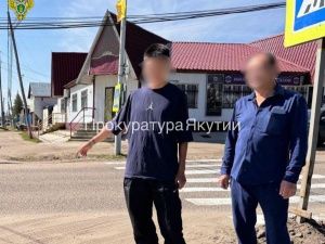 Житель Якутии жестоко избил своего знакомого и пнул ногой проезжавшую на велосипеде девушку