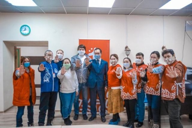 Айсен Николаев: Волонтёры – в помощь пожилым