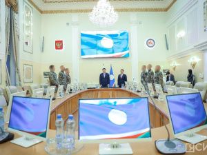 В Якутске бойцам СВО традиционно вручили якутские ножи