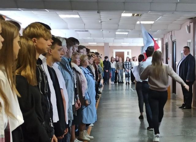 Суд в Нерюнгри оправдал студентку, отказавшуюся исполнять гимн России