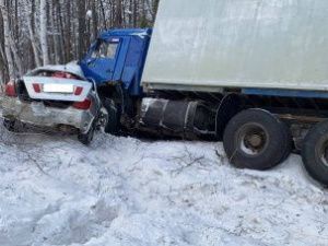 В ДТП на Вилюйском тракте погибли два человека