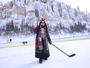 Зрелищной ничьей завершился матч звёзд мирового хоккея с якутской командой у Ленских столбов
