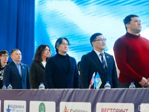 В Якутске состоялось торжественное открытие турнира по вольной борьбе памяти Романа Дмитриева