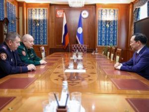 Главе Якутии представили нового руководителя Росгвардии