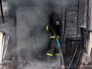 В Якутии сегодня сгорел дом — есть жертва