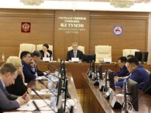 АЛЬБЕРТ СЕМЕНОВ: «ПЕРЕФОРМАТИРОВАНИЕ МОРАЛЬНО УСТАРЕВШЕЙ СИСТЕМЫ ЗДРАВООХРАНЕНИЯ – ВЕРНОЕ РЕШЕНИЕ ВЛАСТЕЙ РЕСПУБЛИКИ»