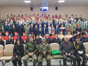 Юнармейцы, курсанты и кадеты встретились с отцом Героя России Дмитрия Егорова