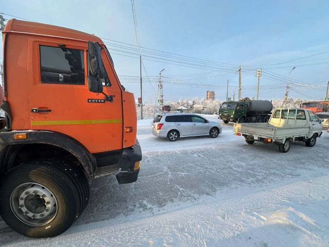 Пострадали от удара КамАЗа в иномарку