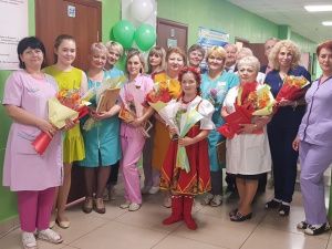 Медиков ЖДЯ поздравили с Днем медицинского работника