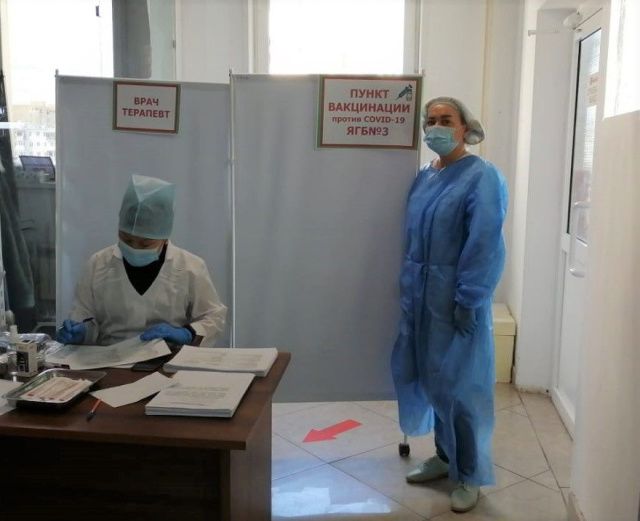 Для получения вакцины против COVID-19 не требуется сдавать анализы