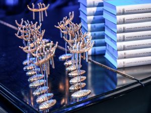 Айсен Николаев принял участие в торжественной церемонии вручения премий Х Республиканского театрального фестиваля