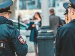 В Якутии иностранец и местная жительница пытались подкупить сотрудника транспортной полиции