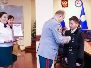 В Якутии наградили детей-героев