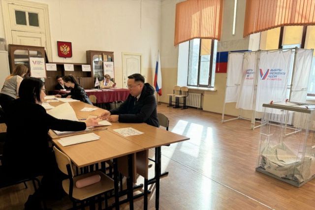 Постпред Якутии по ДФО Ким Борисов проголосовал на выборах президента РФ