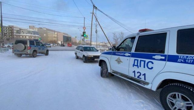 В Якутске в ДТП пострадал подросток. От удара его отбросило на другую машину