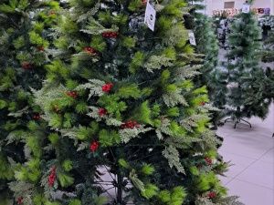 Обзор цен на искусственные ёлки в Якутске
